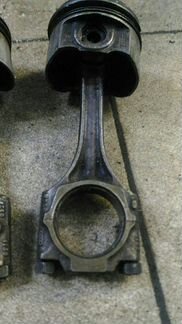 Шатун с поршнем AAR 2,3л Audi 100/44 80 B4