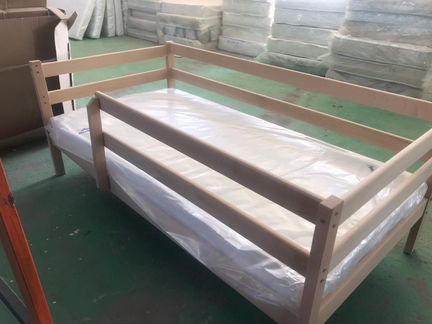 Детская кроватка из бука