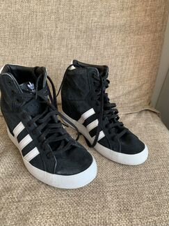 Кроссовки adidas