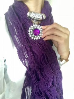 Фиолетовый Шарф с брошкой