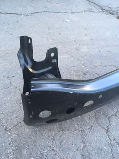 Усилитель переднего бампера Volkswagen Transporter