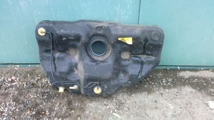 Бензобак ниссан примьера р-12