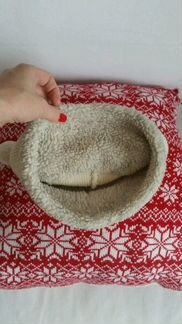 Шапка белая теплая с помпоном