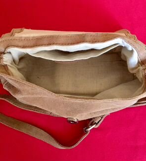 Сумка Zara бежевая замшевая через плечо