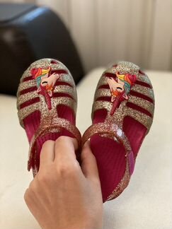 Босоножки crocs