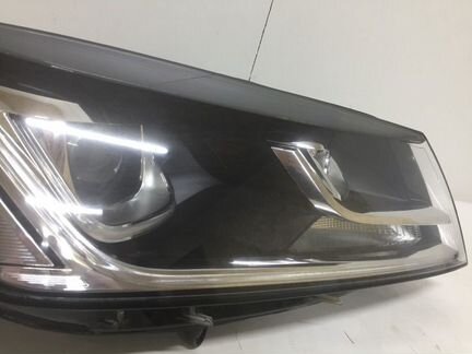 Фара передняя правая Volkswagen Touareg 2