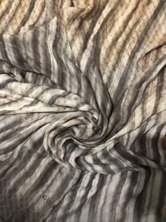 Новый шарф guess