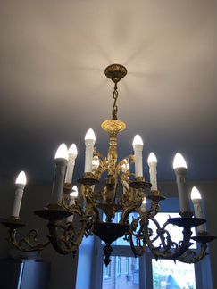 Люстра бронзовая антик