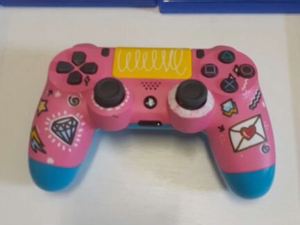 Розовый джойстик и 6 дисков Sony PS4