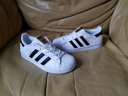 Кроссовки Adidas Superstar новые кожаные 33 р