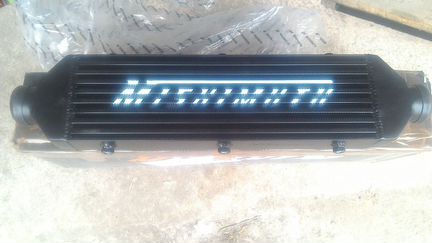 Новый фронтальный интеркулер Mishimoto Z-line blac