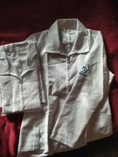 Медицинский халат на молнии. Новый. 42 и 44р