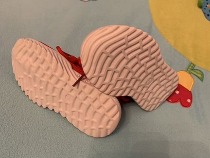 Продаю слипоны кроссовки детские