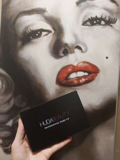 Палетка теней Huda Beauty 40 цветов