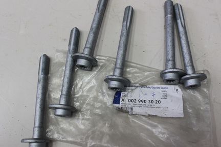 Mercedes benz W 204 Болты развальные A0029903020