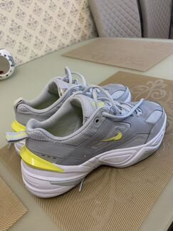 Женские кроссовки Nike 38