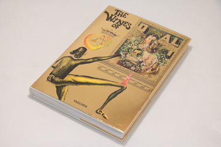 Книга Сальвадора Дали 