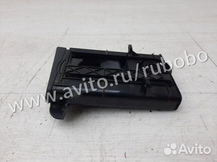 Подстаканник левый Toyota Auris E15 1zrfe 2008