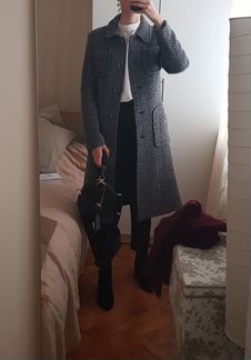 Серое шерстяное пальто букле