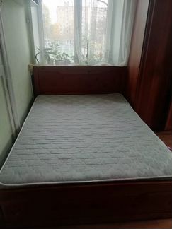 Кровать с матрасом