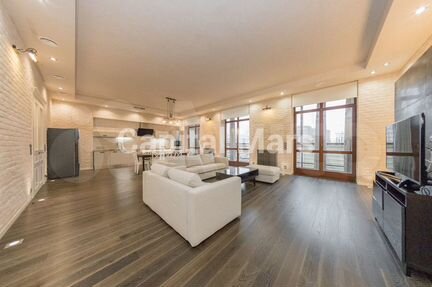 4-к квартира, 160 м², 7/9 эт.