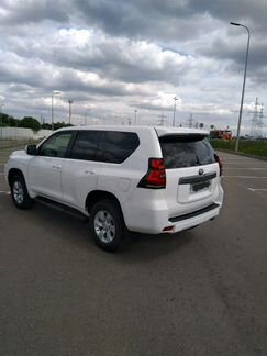 Прокат / аренда автомобиля с водителем Toyota Land