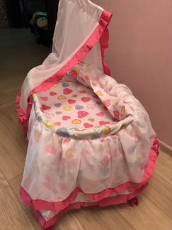 Детская кроватка для кукл