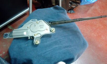 Toyota RAV4 2000-2005 Моторчик заднего дворника