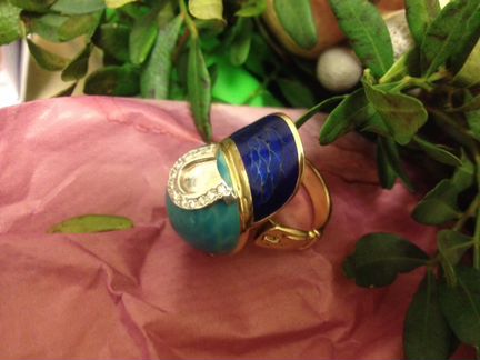 Кольцо-Бейсболка с бриллиантами золотое