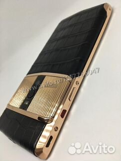 Vertu Signature Touch Fluted Black Crocodil