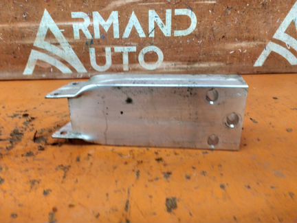 Кронштейн усилителя бампера переднего левый