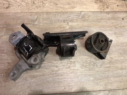 Крепление двс АКПП outlander xl