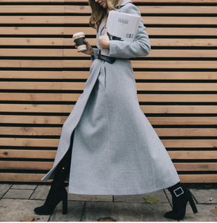 Длинное пальто с кожаным поясом