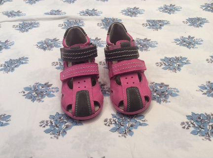 Новые сандалики на липучках