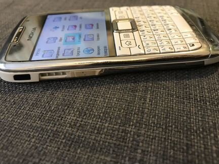 Nokia E71