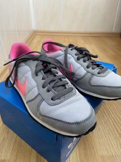 Женские кроссовки Nike