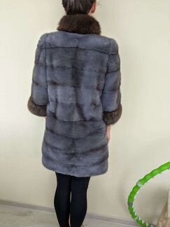 Прекрасная норковая шуба с соболиной отделкой