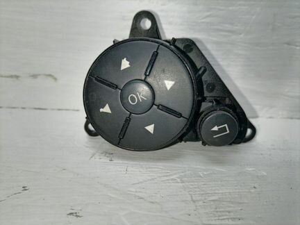 Кнопка в руль левая Mercedes E350 W212 3.5 2011