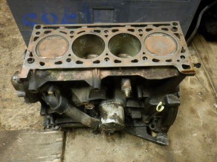 Блок двигателя Опель Vivaro A
