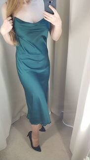 Новое изумрудное шелковое платье