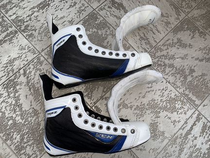 Хоккейные роликовые ботинки для коньков CCM RBZ 70