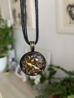 Кулон янтарь