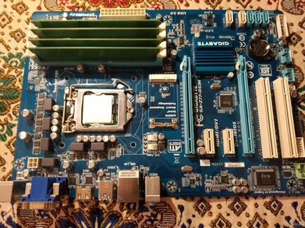 Топовая материнская плата Gigabyte GA-Z77-DS3H