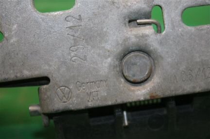 Замок капота Volkswagen Golf 6 2008 - 2012
