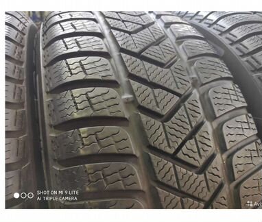 Шины зима 235 55 17 Pirelli Sottozero 3 зимние лип