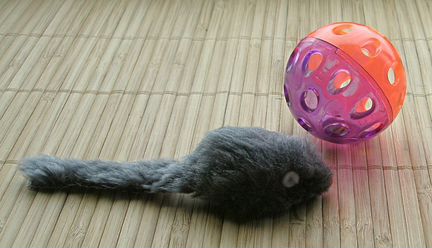 Подарки для кота - пара игрушек