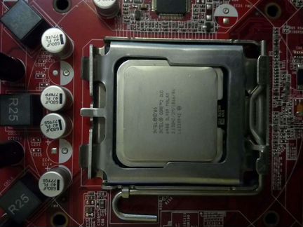 Материнская плата 775 с процессором и памятью