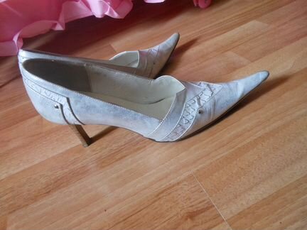 Туфли белые перламутровые