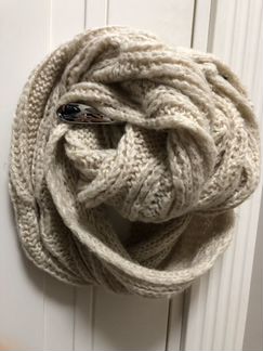 Тёплый, приятный шарф