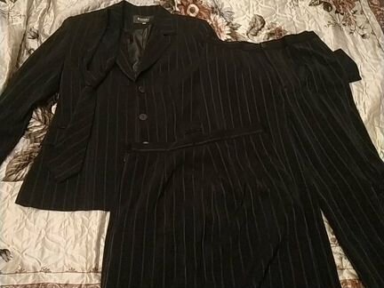 Новый костюм - тройка с галстуком